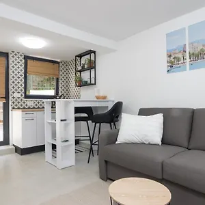 Tina In Centar With Parking Apartment Split