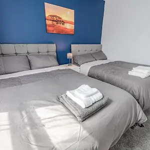 Cheerful 4 Bedrooms 8 Mn To Train Station Holiday home Plumstead (Greater London)