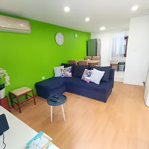 Center Perfect Spot Apartment Split